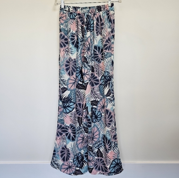 Charlotte Russe Teal Pink Ivory Tropical Floral Print Flowy Wide Leg Pants - Picture 2 of 6